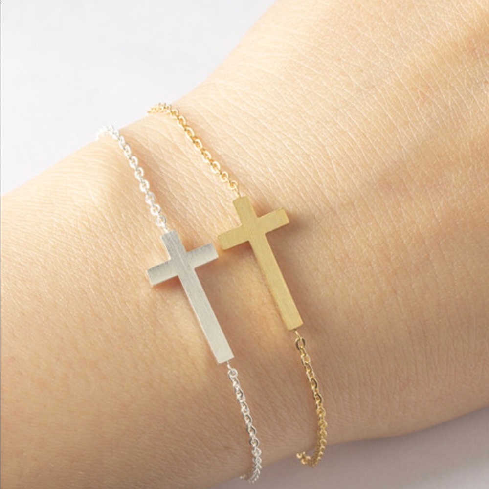 ♦️Final Price♦️Classy Cross Bracelet